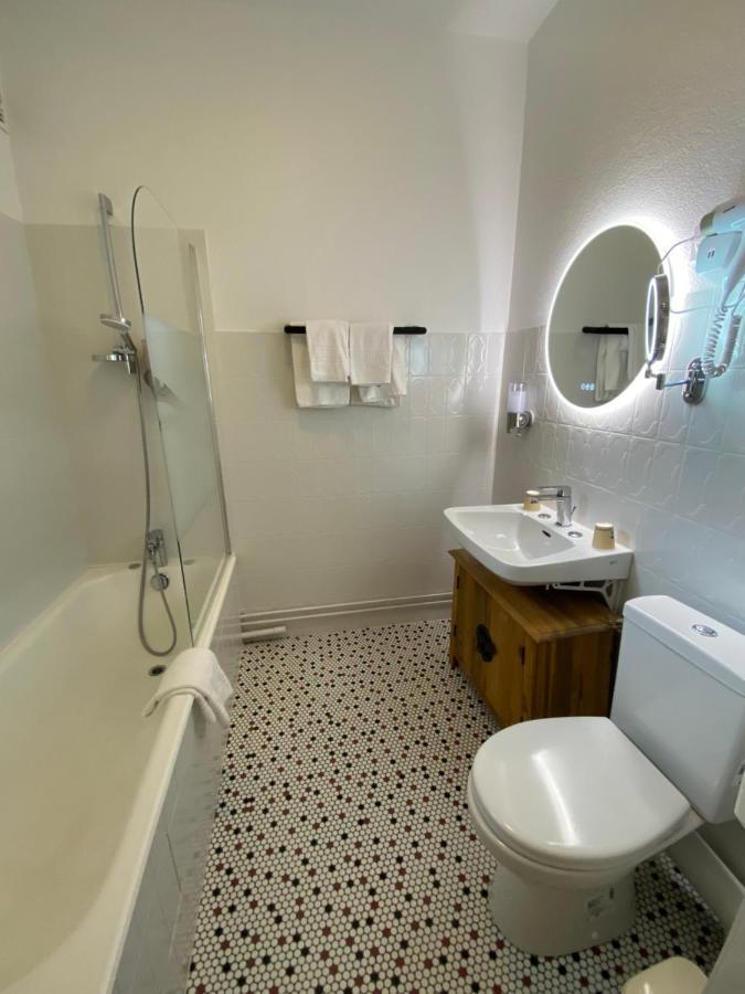 Balzac Hôtel Fougères Extérieur photo