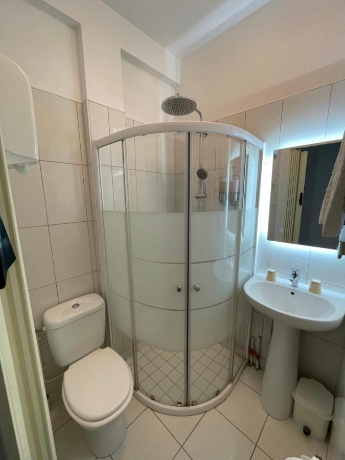 Balzac Hôtel Fougères Extérieur photo